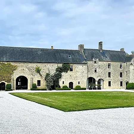 B&B Manoir Du Quesnay 4*