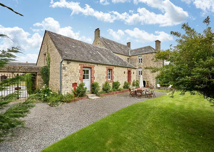 Bed & Breakfast Manoir Du Quesnay 4*