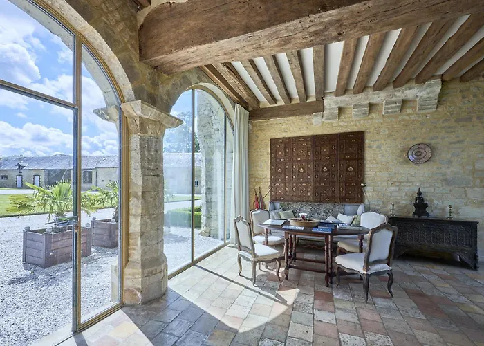 Manoir Du Quesnay Bed & Breakfast 4*